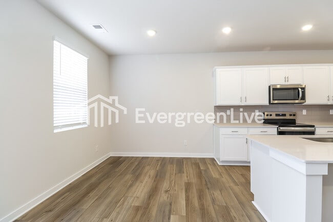 Building Photo - 561 Mountain Vw Dr