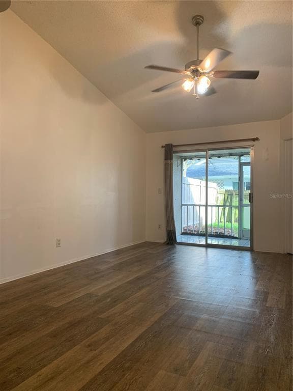 Building Photo - 3250 Latana Dr