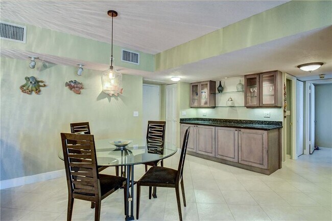 Building Photo - 3550 Galt Ocean Dr