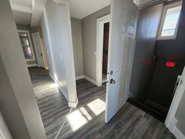 Foto del edificio - Large 1BR Unit - Freshly Remodeled