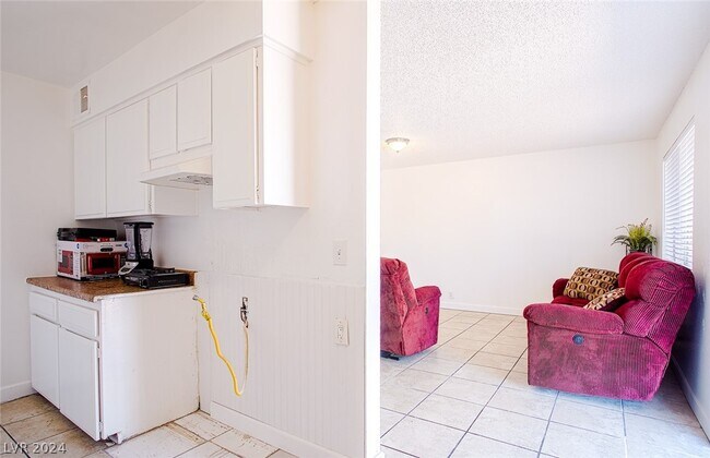 Building Photo - 5132 Pebble Beach Blvd