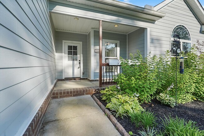 Building Photo - 905 Taylor Circle, Burns, TN 37029
