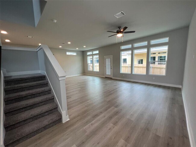 Building Photo - 2211 Vino Dulce