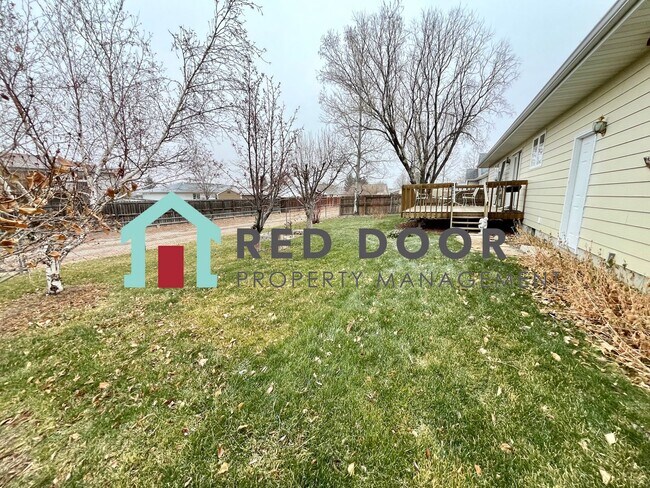 Building Photo - 413 32nd Ave NE