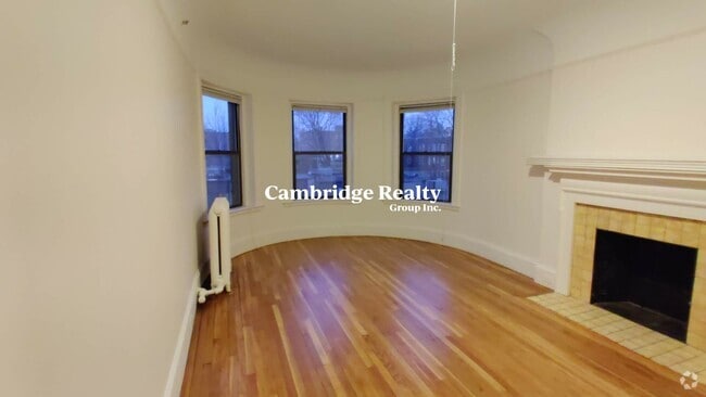 Building Photo - 641 Green St