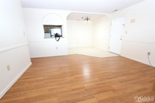 Building Photo - 5105 Ravens Crest Dr