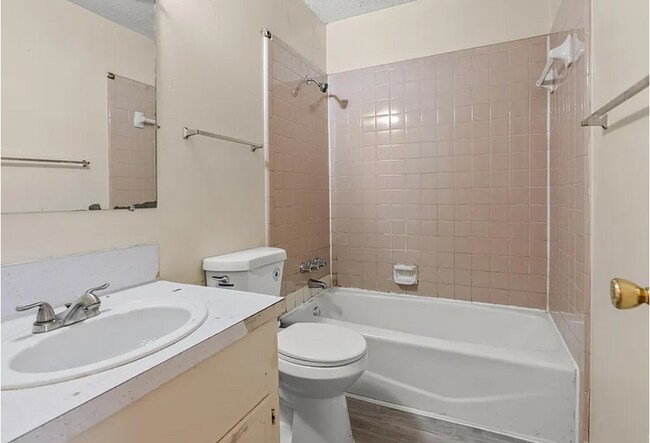 Foto del edificio - 504 Mimi Ln