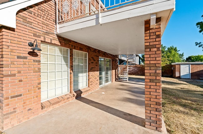 Building Photo - Beautiful 4 Bedroom Home! Pet Friendly