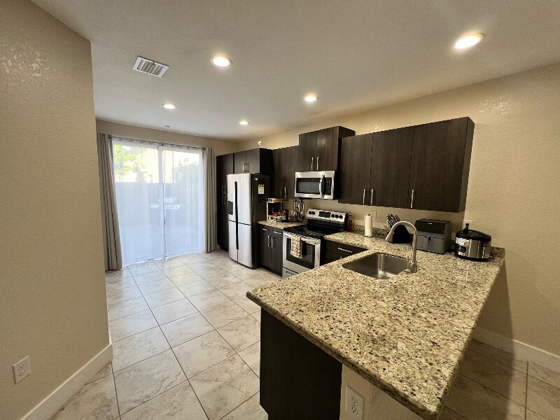 Foto principal - 1447 SE 24th Ave