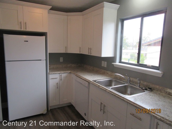 Building Photo - 1508 Clay Ave