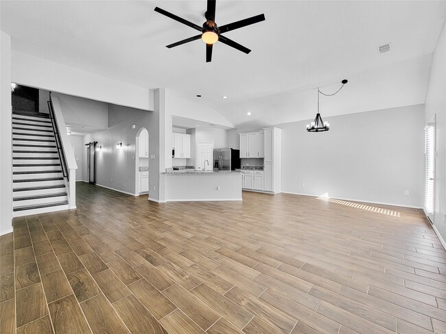 Foto del edificio - 8822 Rolling Rapids Rd