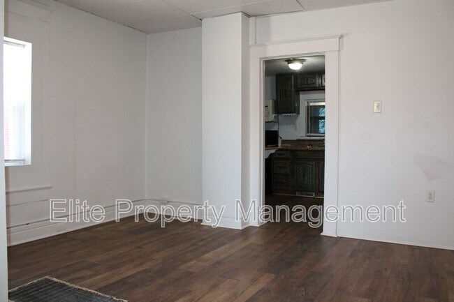 Foto del edificio - 1012 West St