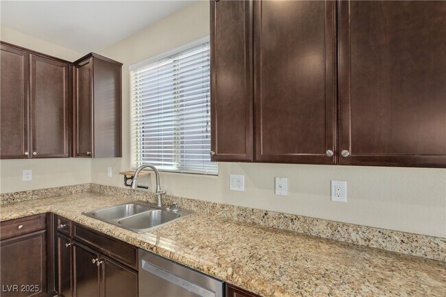 Foto del edificio - 7605 Lake Fork Peak St