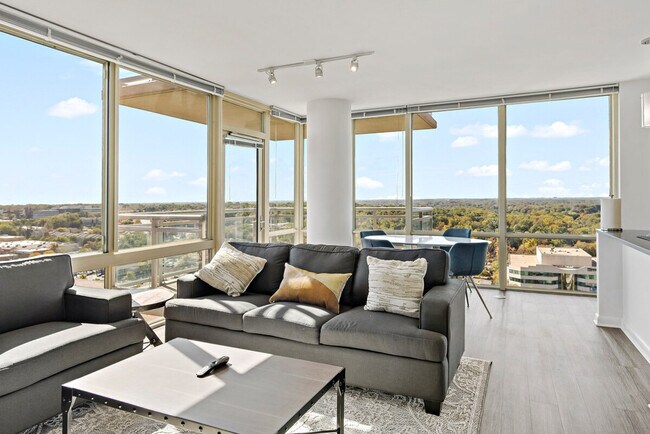 Foto del edificio - 1751 Pinnacle Dr