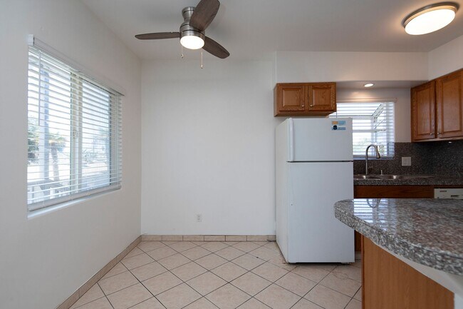 Foto del edificio - 1Br in Carlsbad with Parking ~ Less than a Mile from the Beach!
