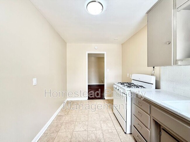 Foto del edificio - 819 N Key Blvd