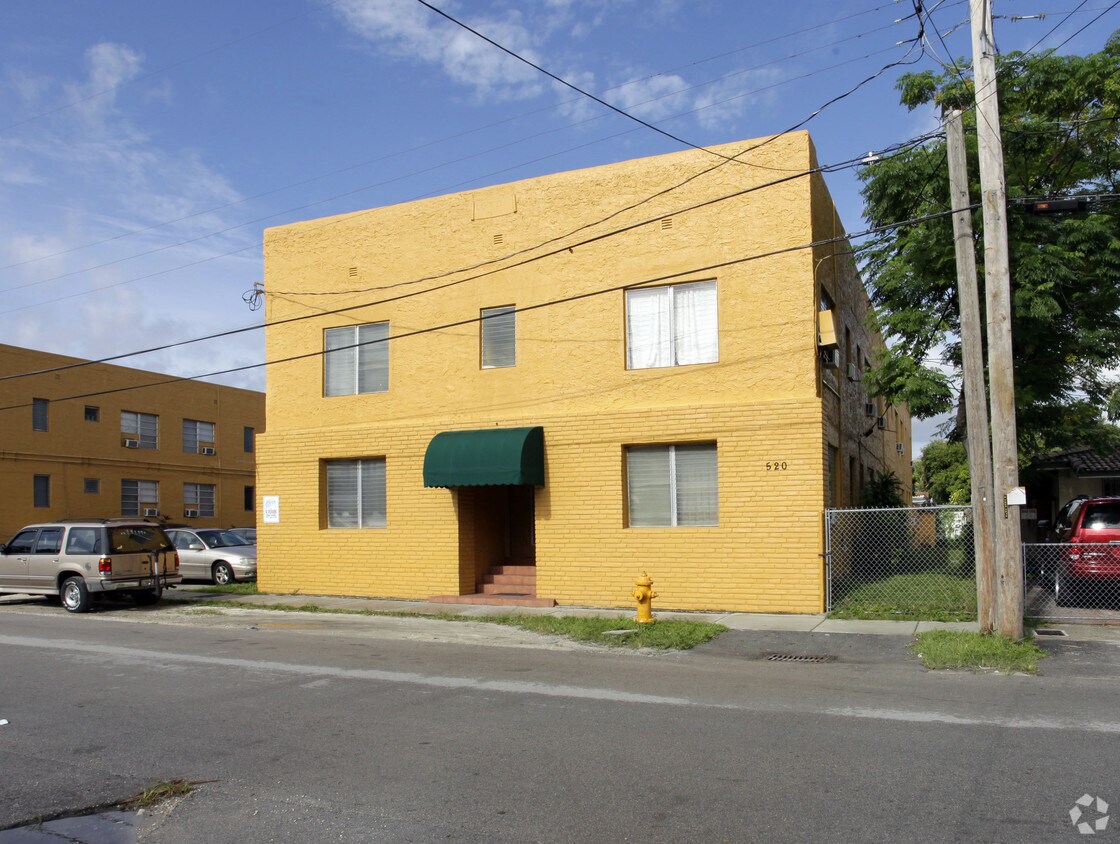 Building Photo - 520 NW 23rd Ct
