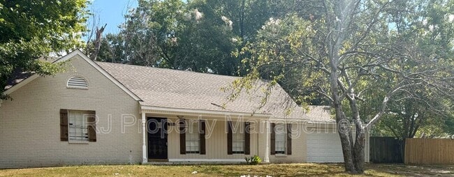 Building Photo - 3086 Estes St