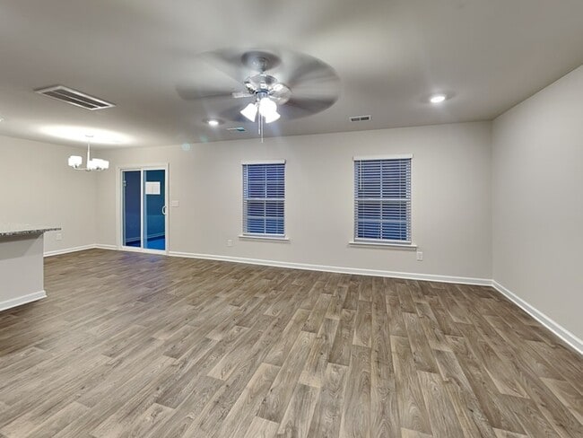 Foto del edificio - 96 Salers Ln