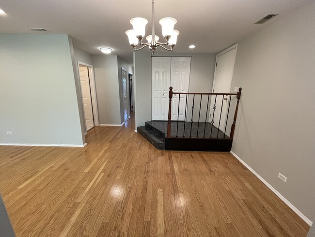 Building Photo - 1320 Cromwell Ct