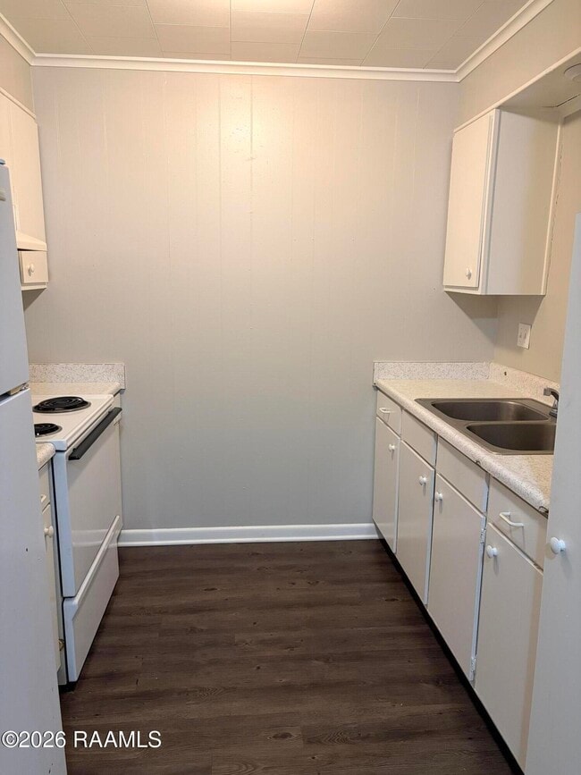 Foto del edificio - 718 Harding St