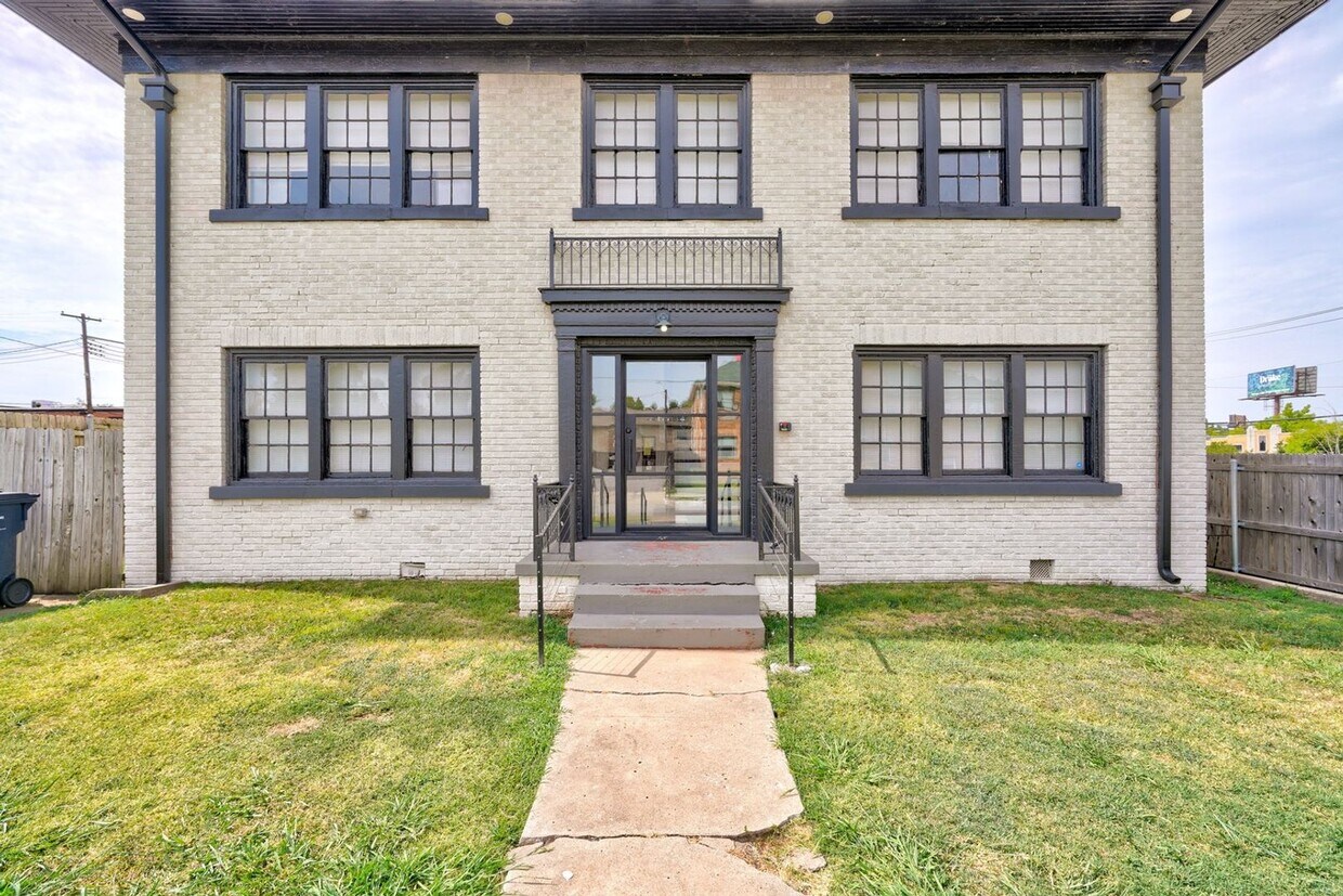 Photo - 324 NW 24th St