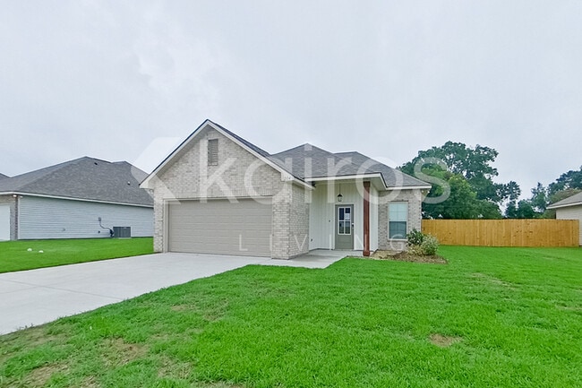 Building Photo - 206 Carencro St