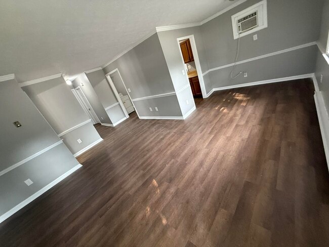 Building Photo - 310 Garden Park Dr