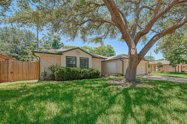 Foto del edificio - 923 Mayweather Ln