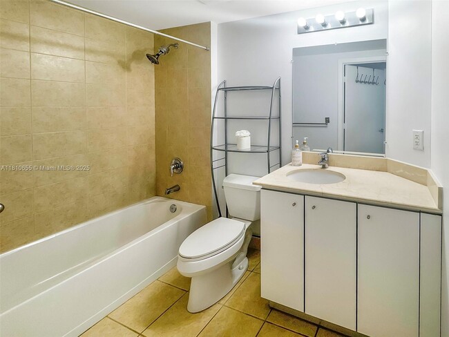 Foto del edificio - 9055 SW 73rd Ct