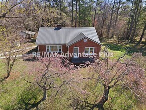Building Photo - 155 Campbell Hill Rd
