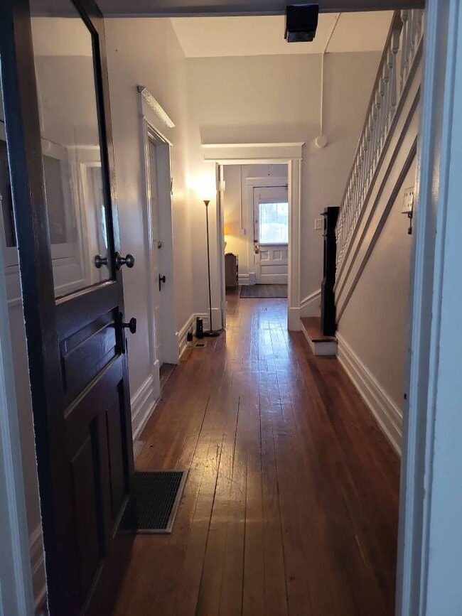 Building Photo - 315 Park Ave