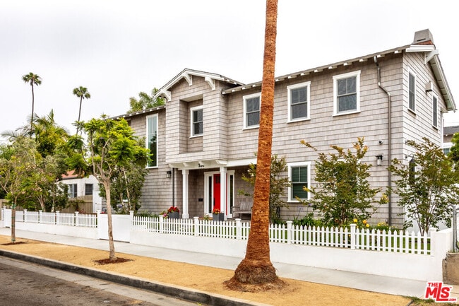 Building Photo - 550 San Juan Ave