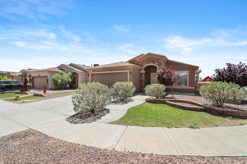 Foto principal - 7000 Long Meadow Dr