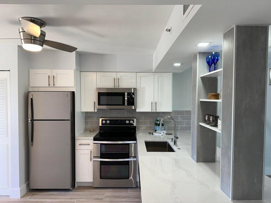 Foto principal - 14527 Bonaire Blvd