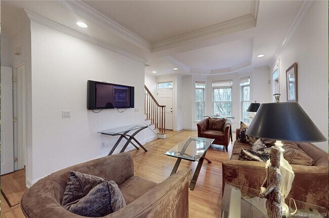 Foto del edificio - 364 Davis Ave