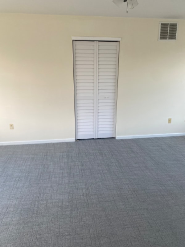 Foto del edificio - 9309 James St