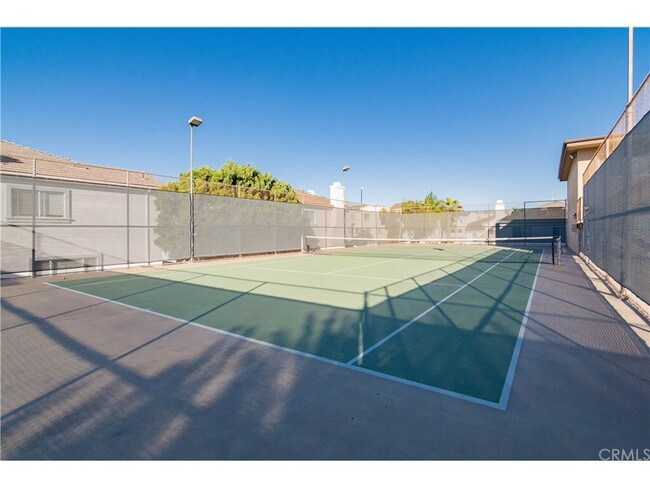 Building Photo - 2501 W Redondo Beach Blvd