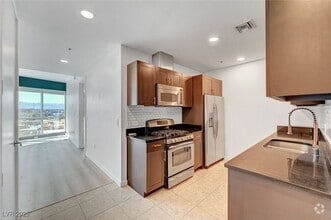 Building Photo - 4575 Dean Martin Dr