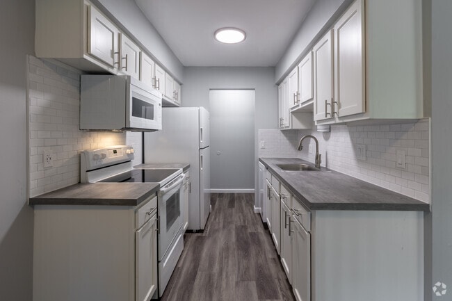 Interior Photo - Springhill