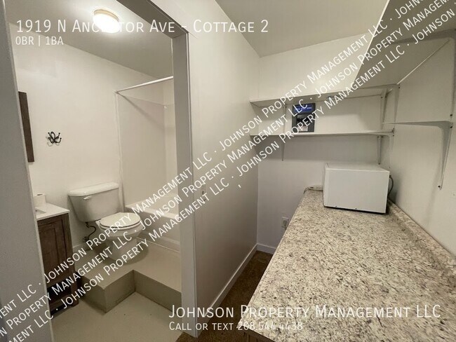 Foto del edificio - Cozy studio cottage, off Fairview, priced ...