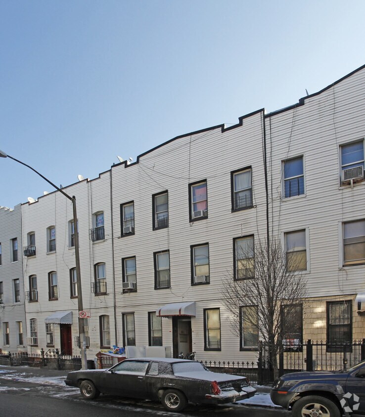 Primary Photo - 212 Himrod St