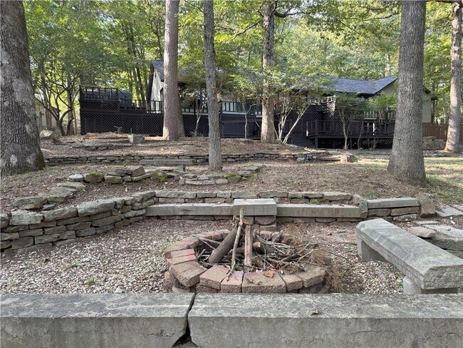 Building Photo - 8984 Falls Hollow Rd