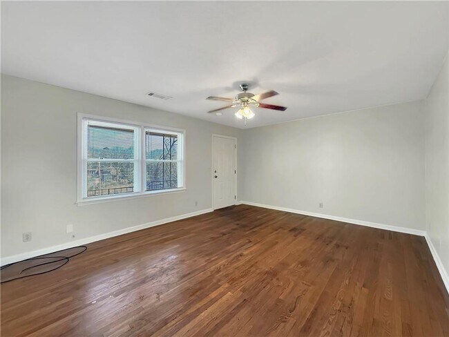 Foto del edificio - 514 Clover Dr