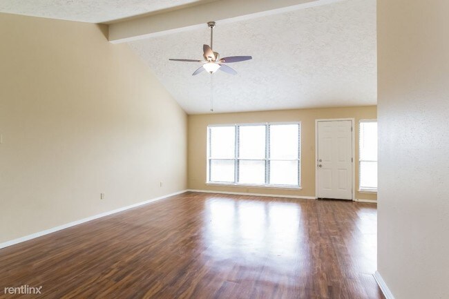 Building Photo - 4103 Pinebridge Ln