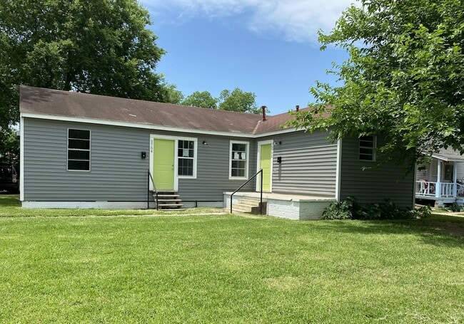 Building Photo - 2754 Foster St