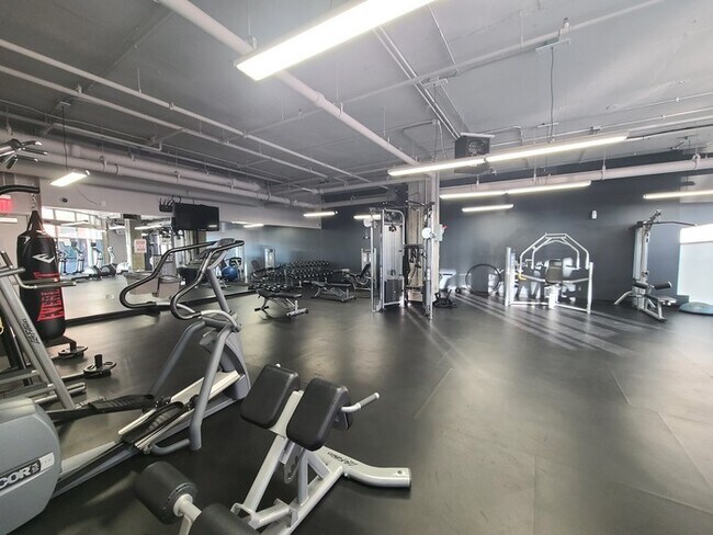 Building Photo - Extra-large modern one bedroom at the Guil...