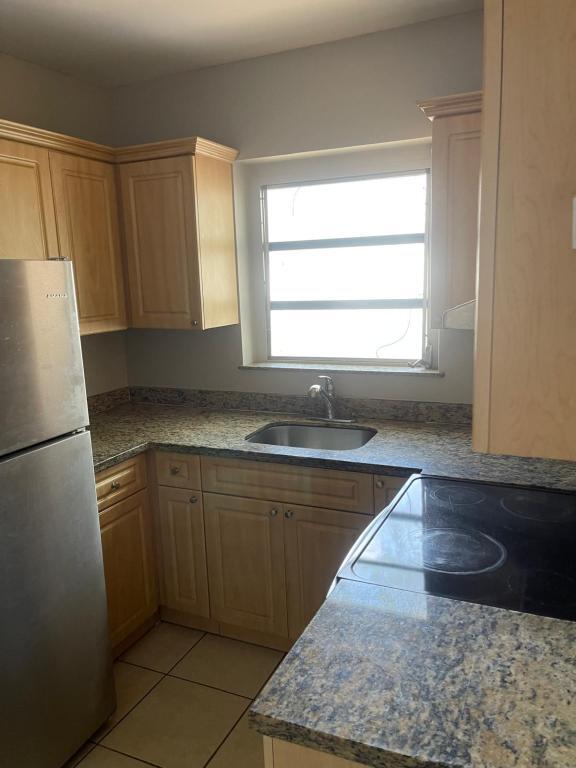 Foto del edificio - 8000 NE 8th Ct