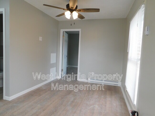 Foto del edificio - 3648 Davis Stuart Rd