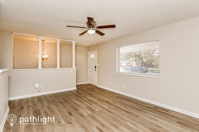 Building Photo - 1831 Montezuma Dr